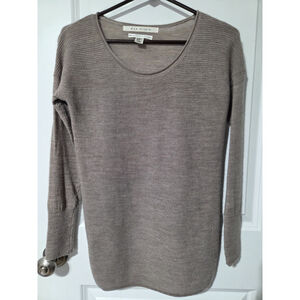 Max studio scoop neck 100% extra fine merino wool sweater XS Oatmeal Granola